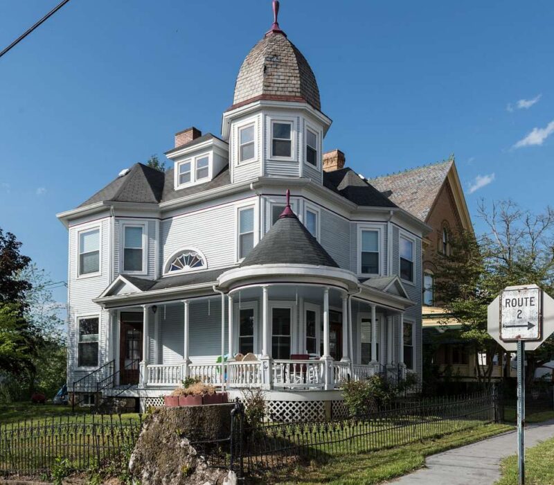 a-queen-anne-style-house